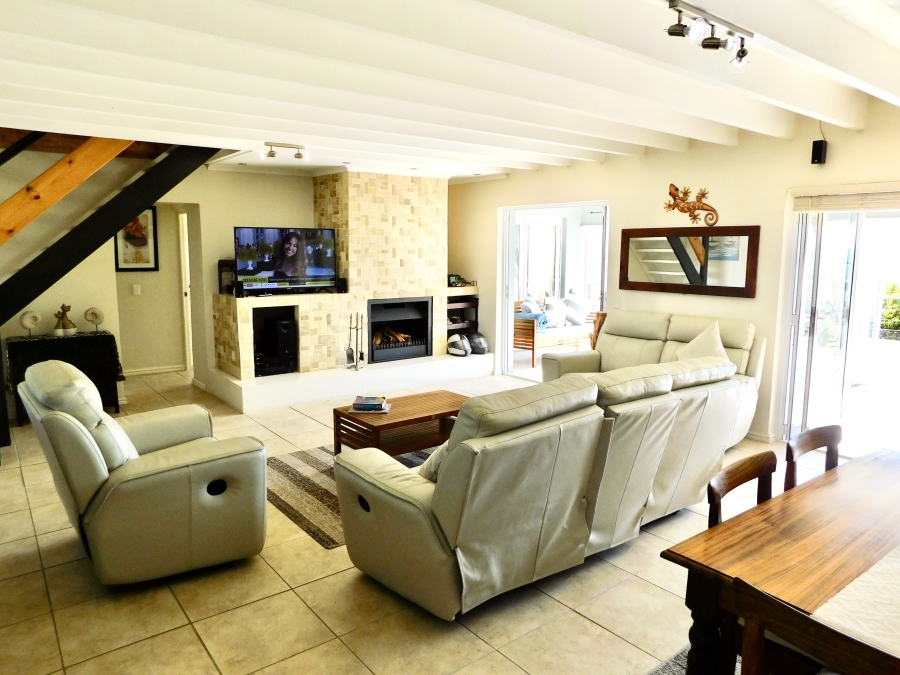 2 Bedroom Property for Sale in Grotto Bay Western Cape